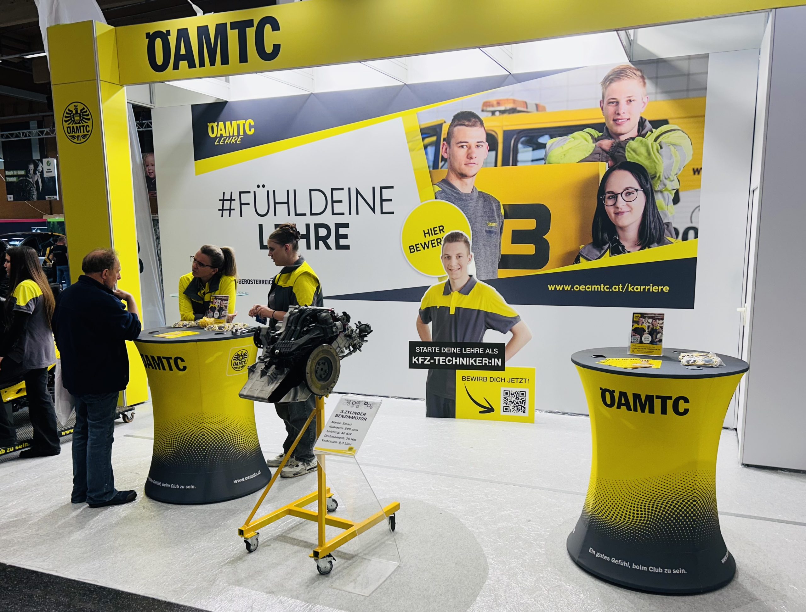 ÖAMTC OÖ PS Pult 80 ÖAMTC_Tisch