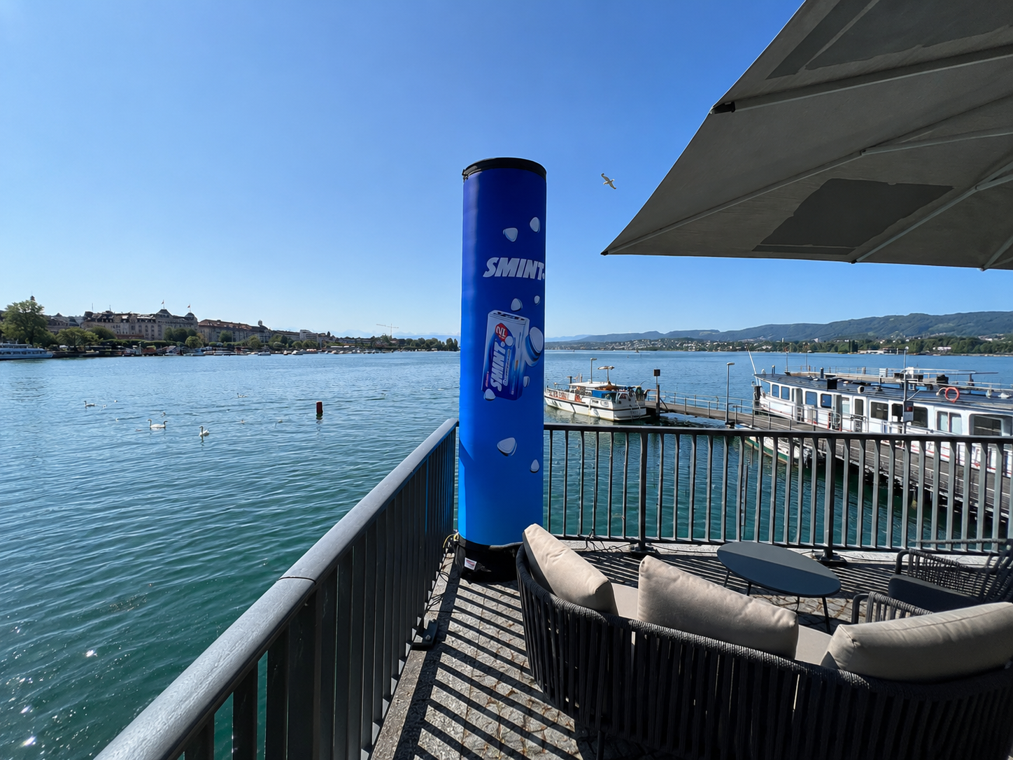 Werbesäule Smint Advertising column